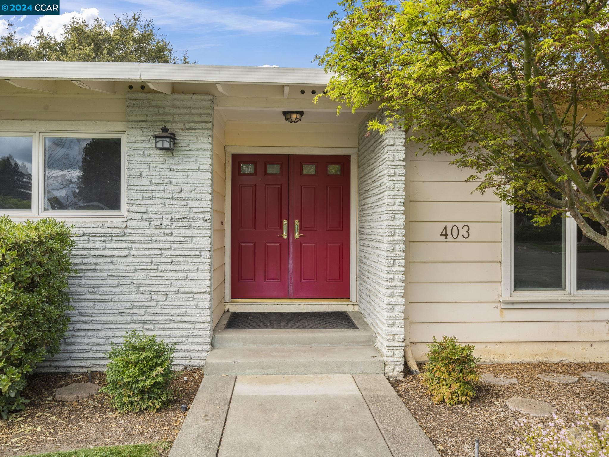 403 Calle Del Caballo St