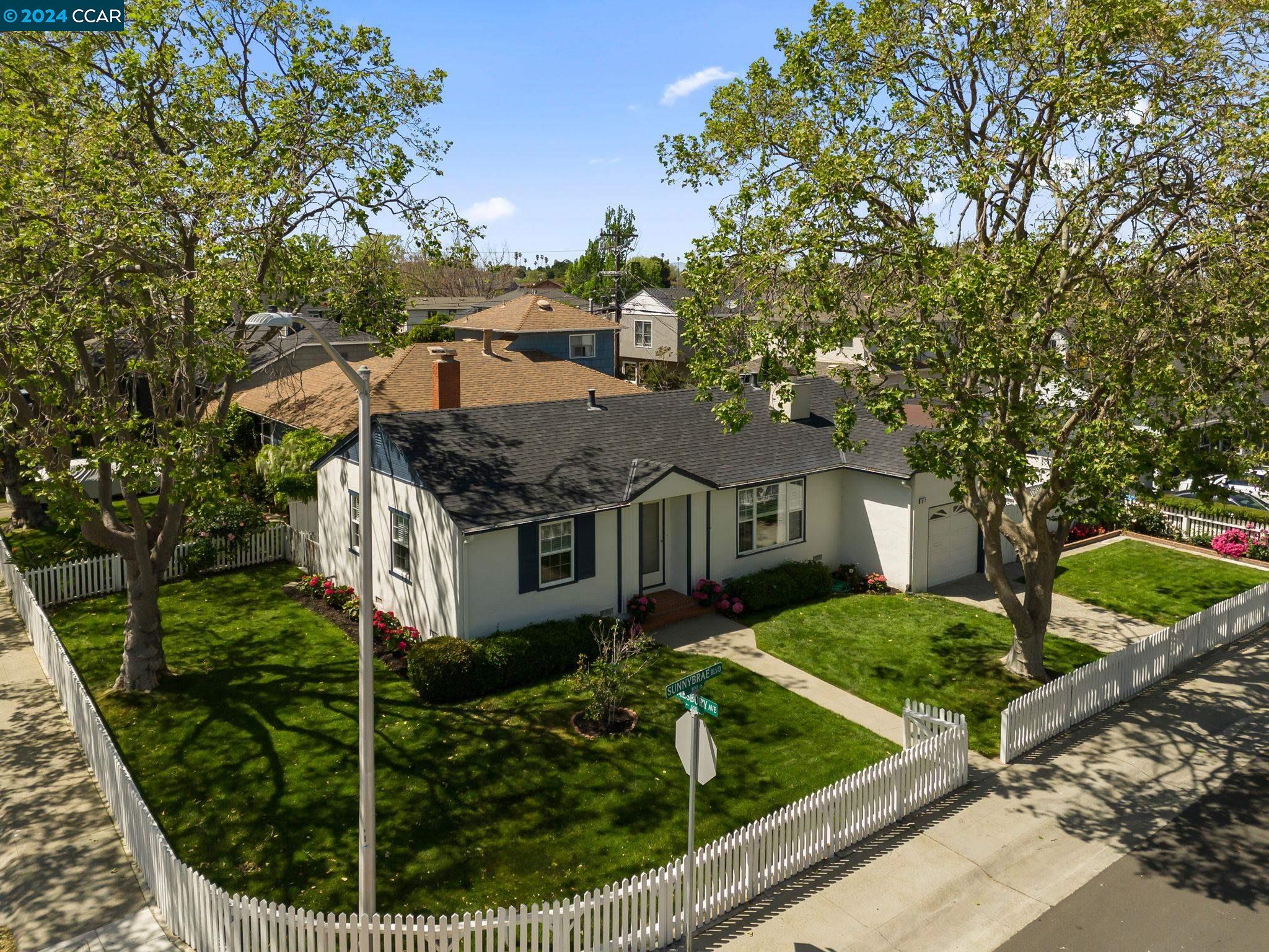 811 Sunnybrae Blvd