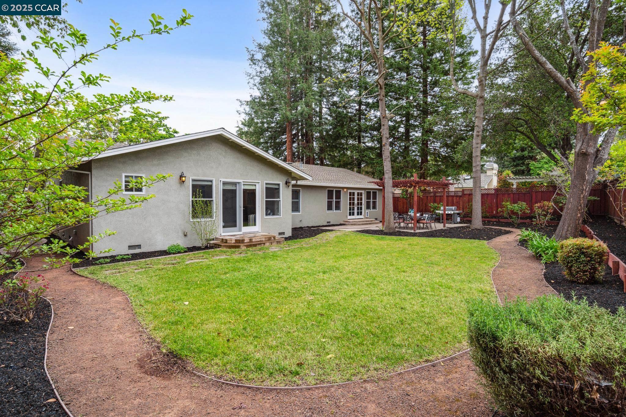 3117 Bowling Green Dr