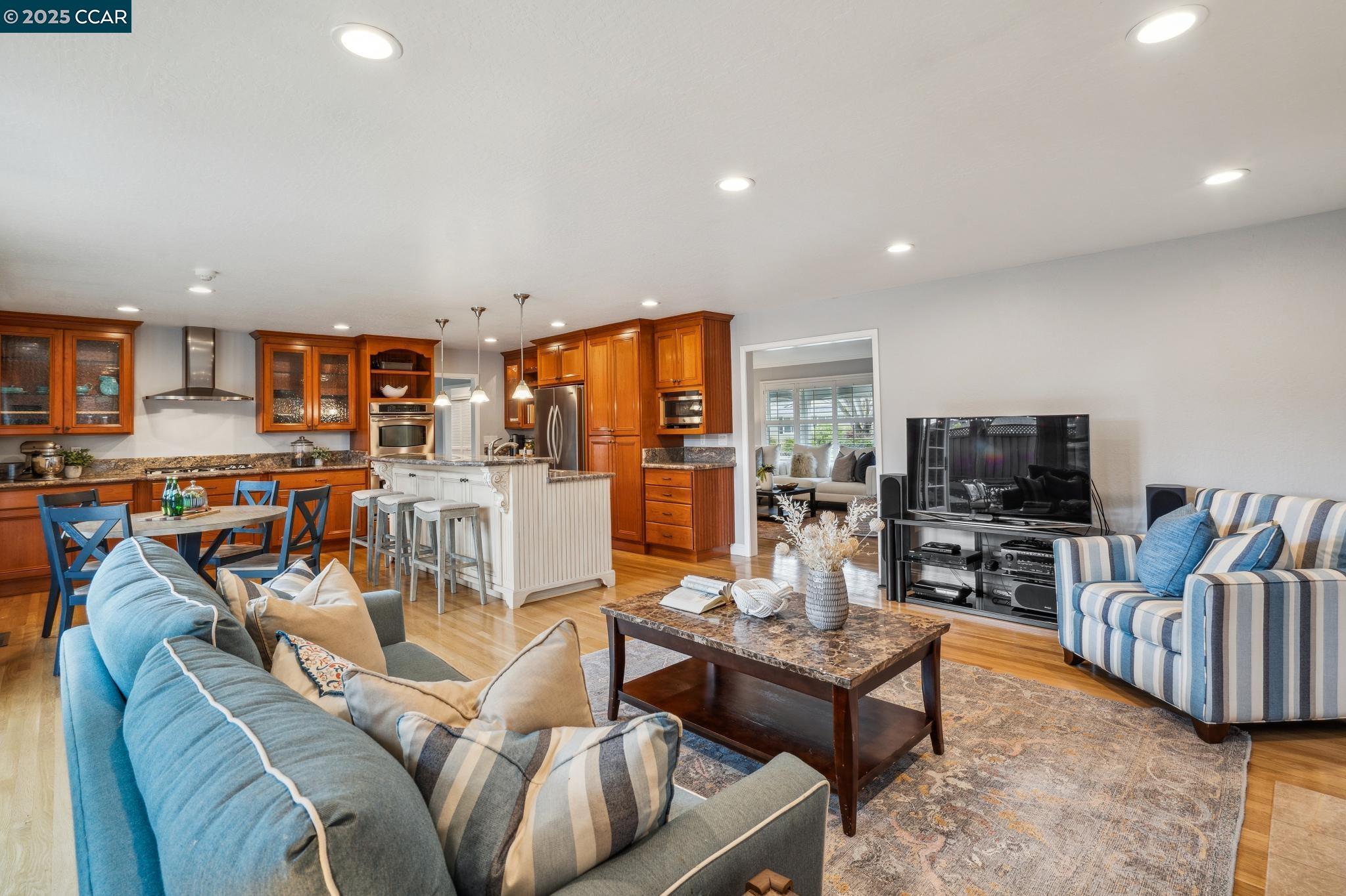3117 Bowling Green Dr