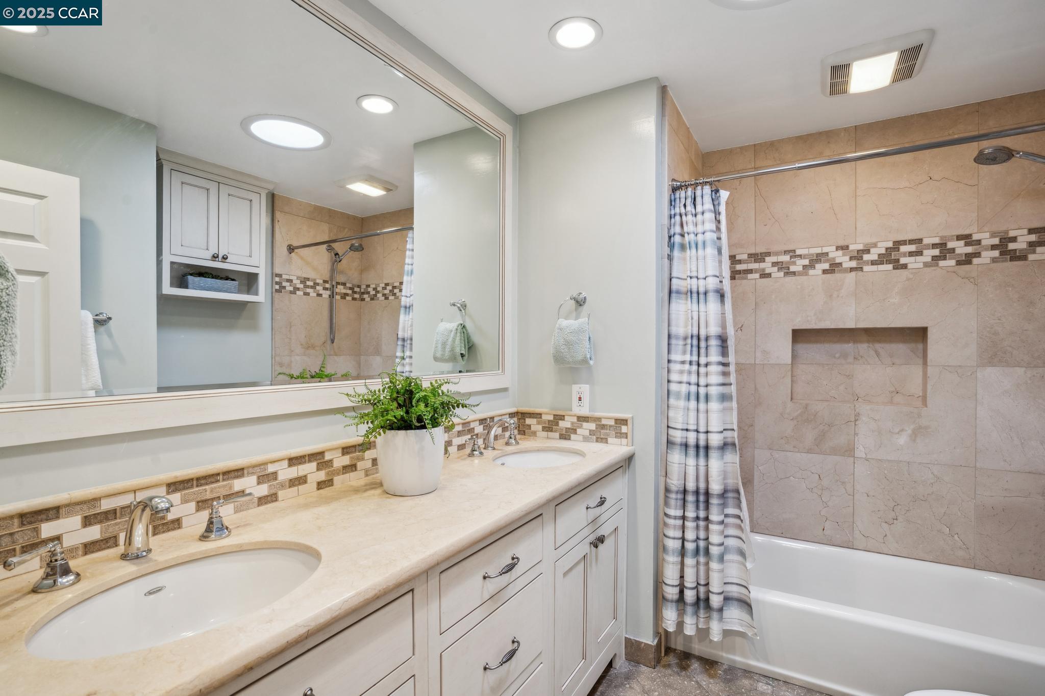 3117 Bowling Green Dr