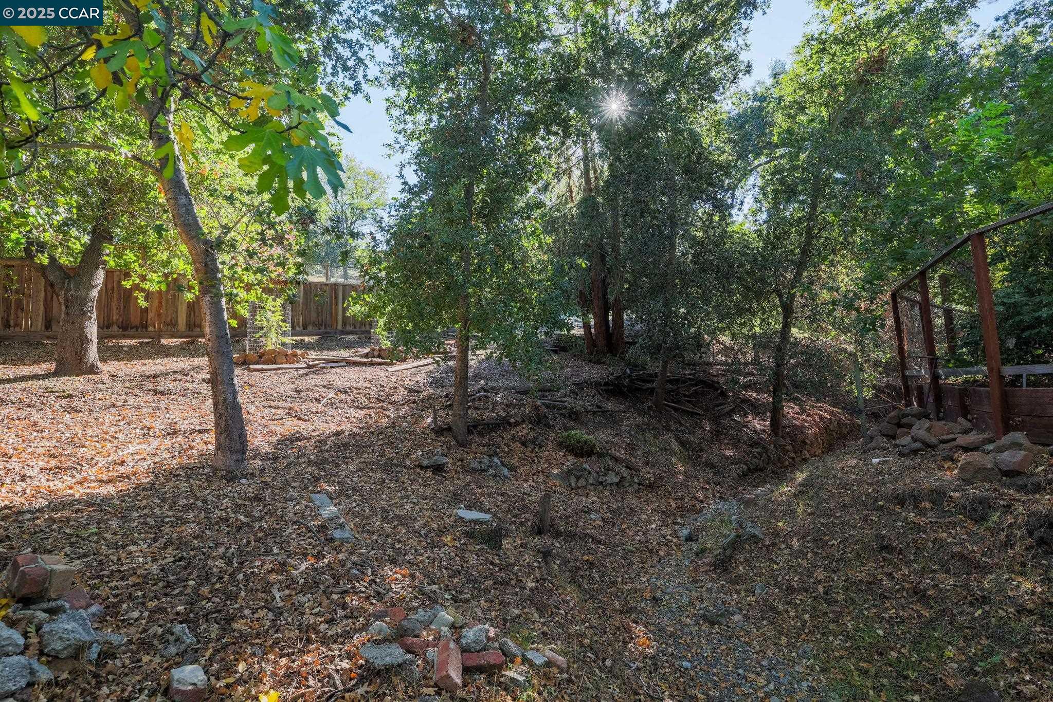 955 Hawthorne Dr