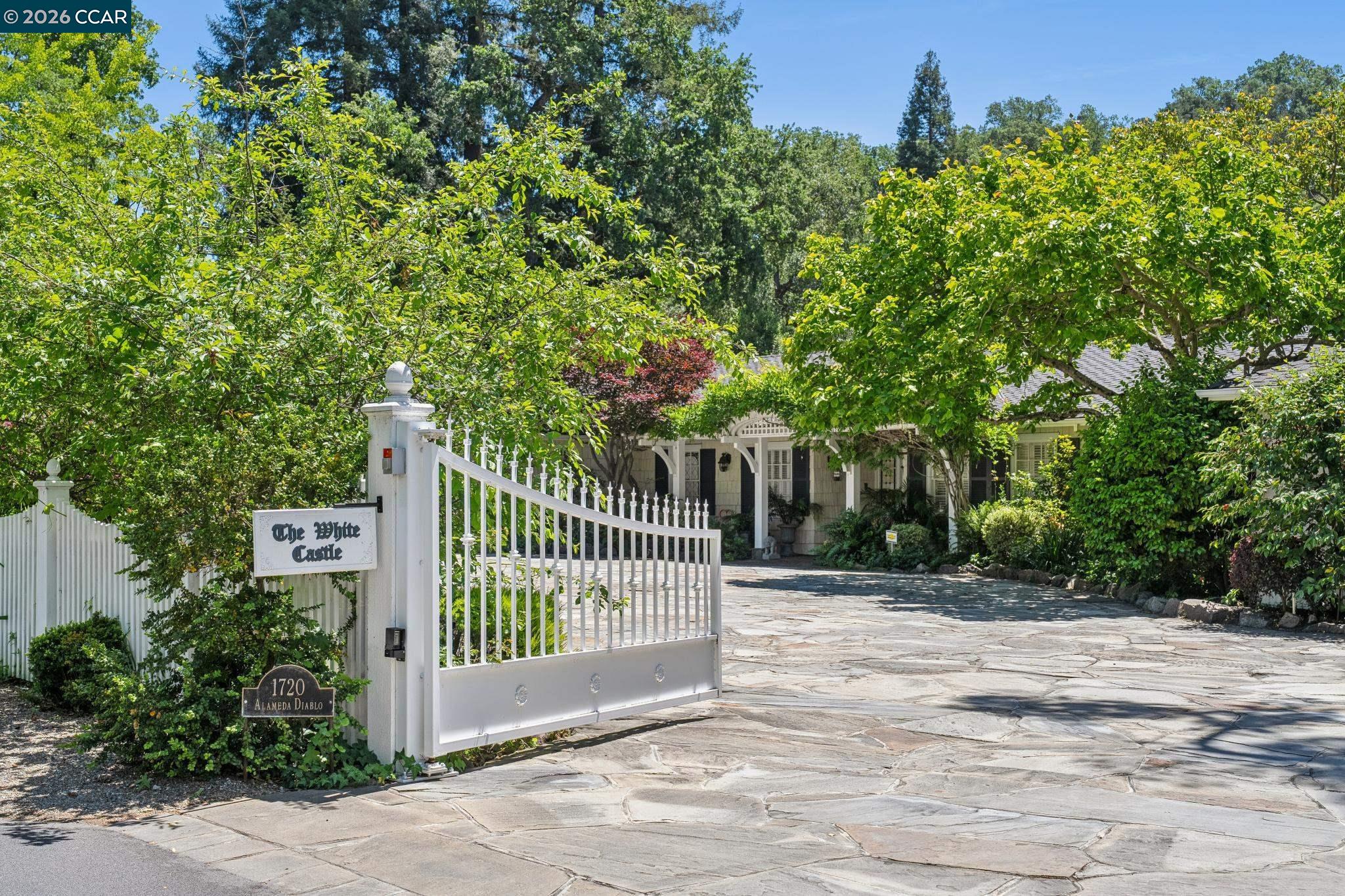 1720 Alameda Diablo