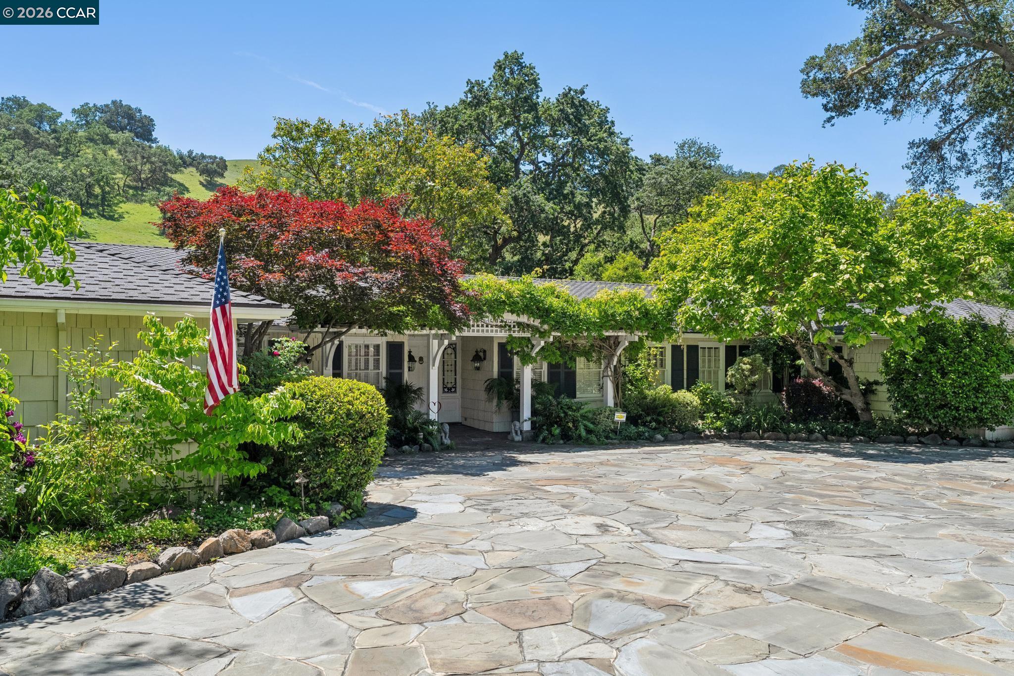 1720 Alameda Diablo