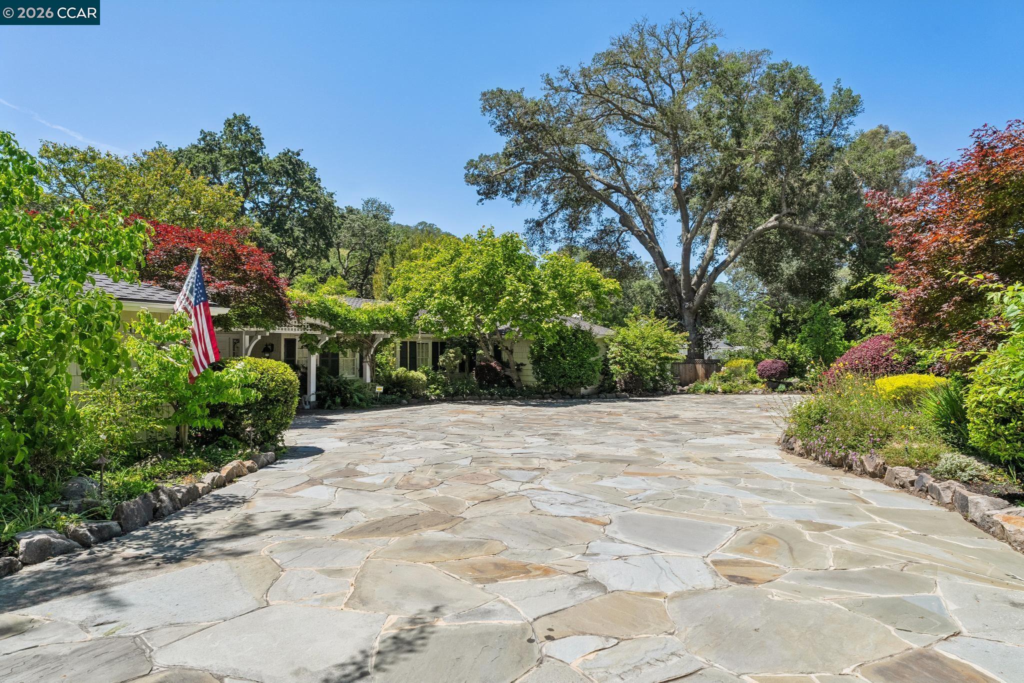1720 Alameda Diablo