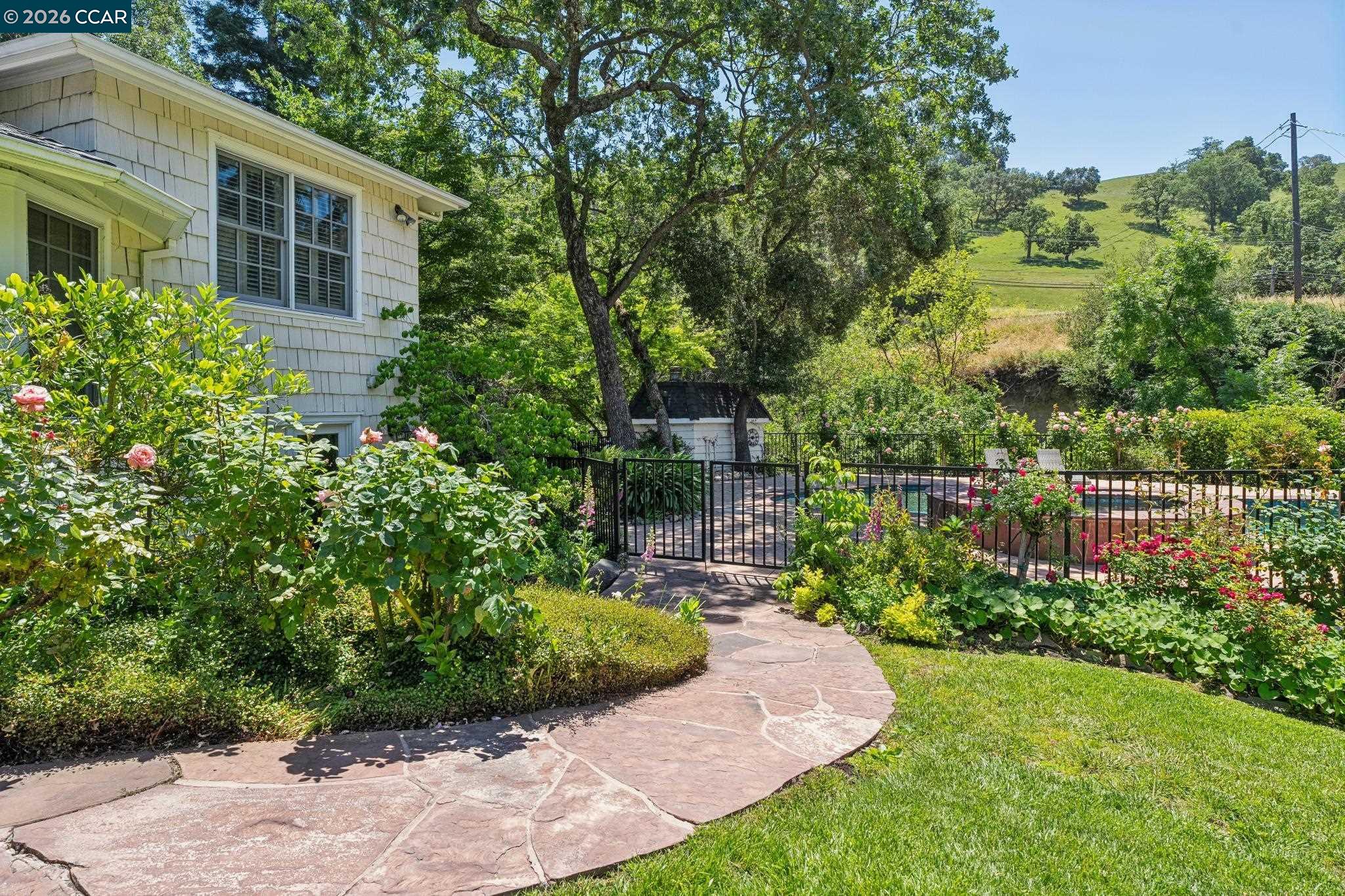1720 Alameda Diablo