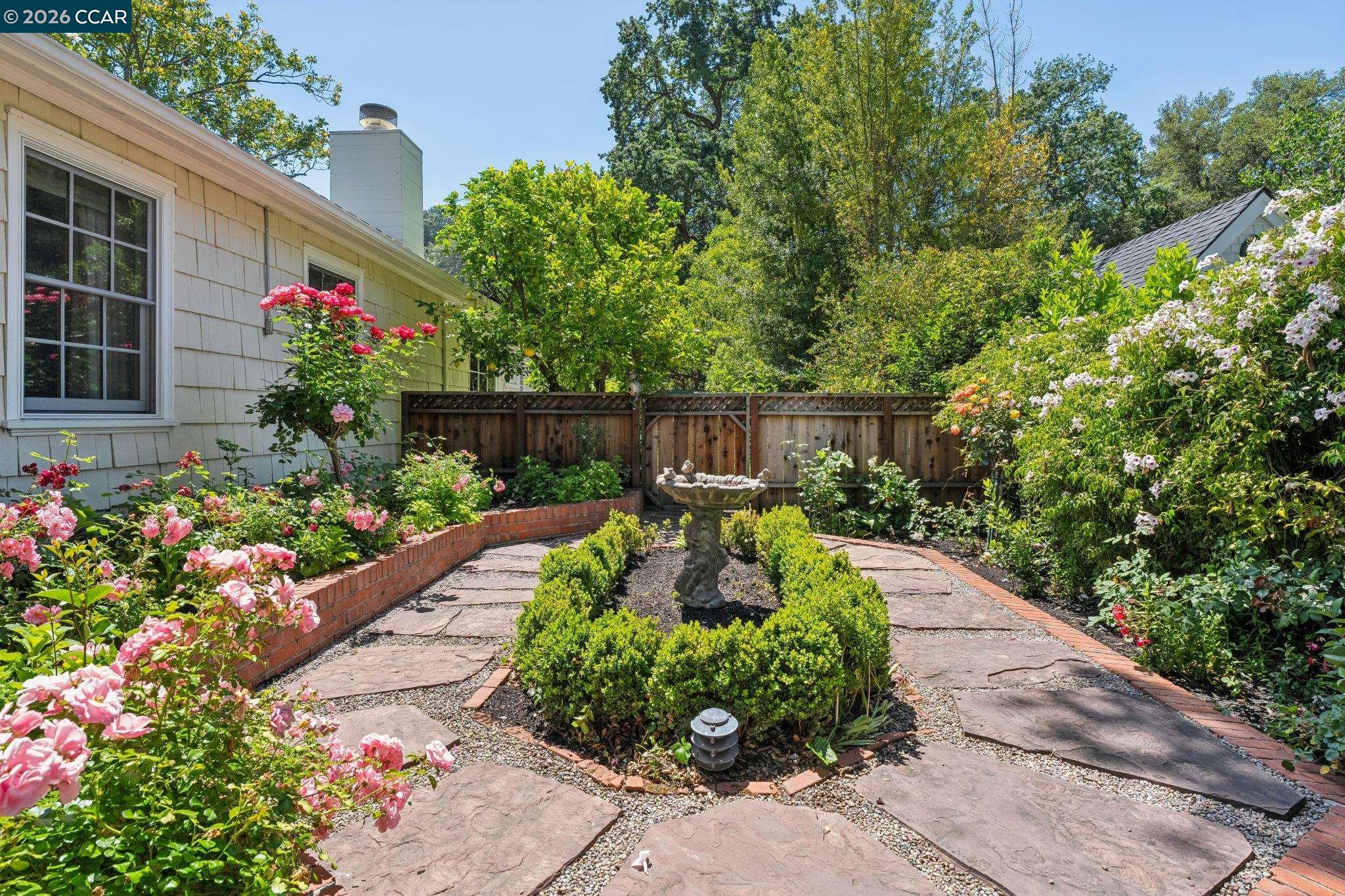 1720 Alameda Diablo