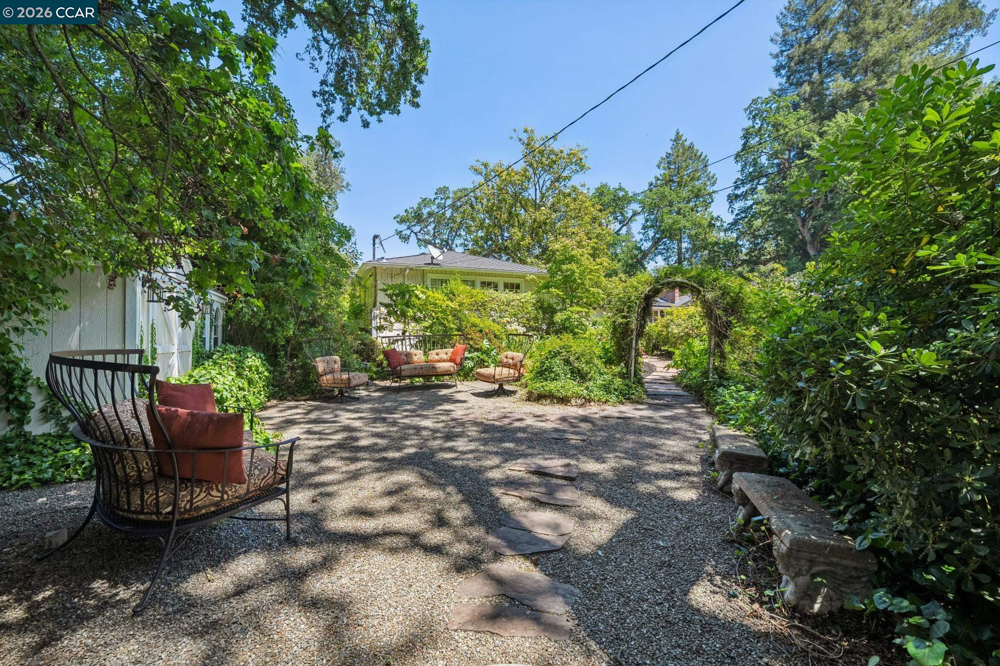 1720 Alameda Diablo