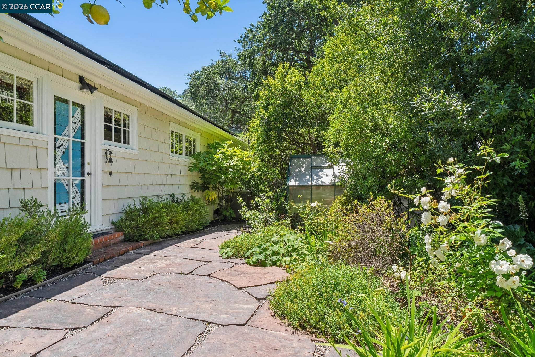 1720 Alameda Diablo