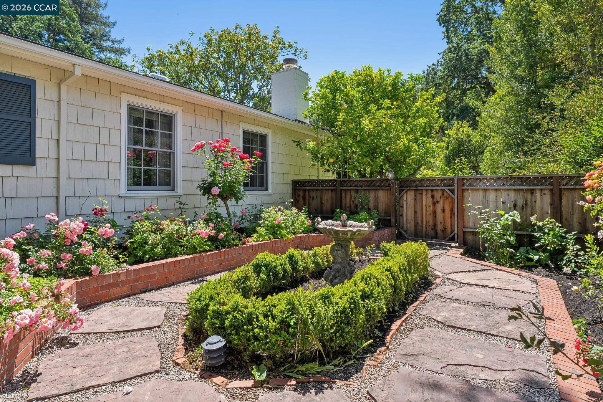 1720 Alameda Diablo