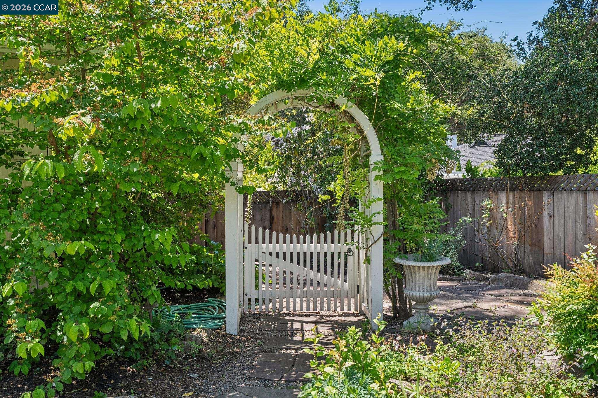 1720 Alameda Diablo