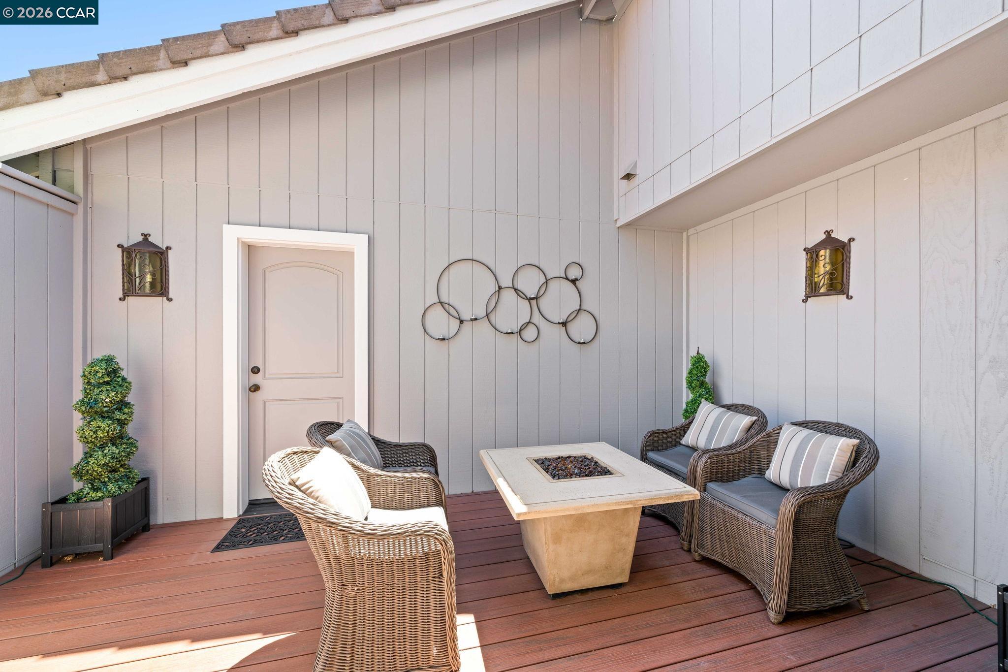 3058 Live Oak Ct