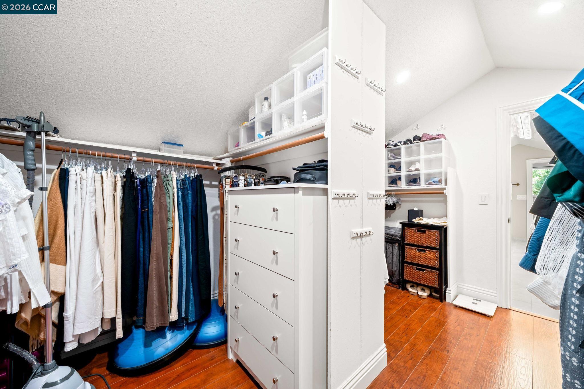 3058 Live Oak Ct