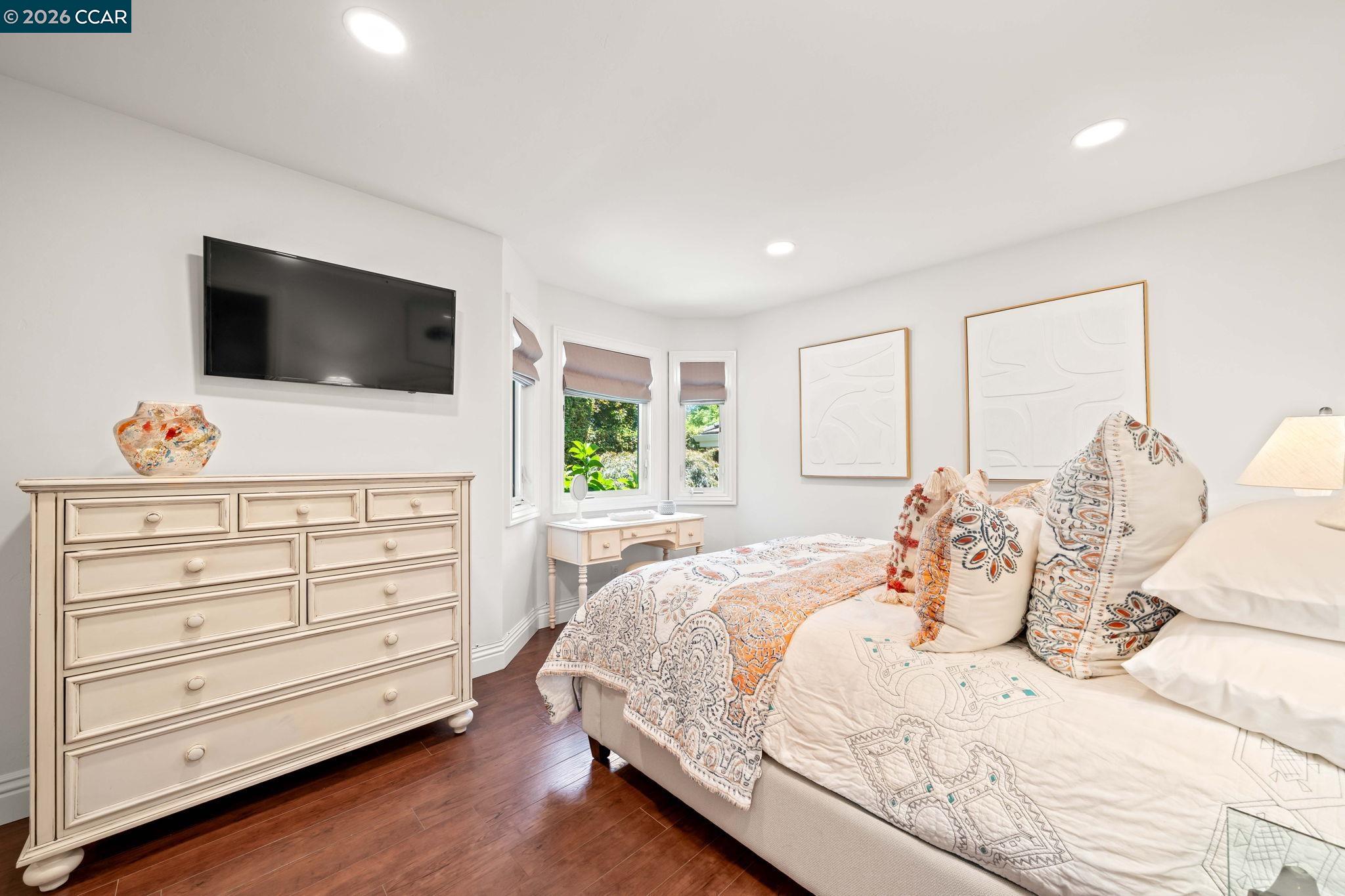 3058 Live Oak Ct