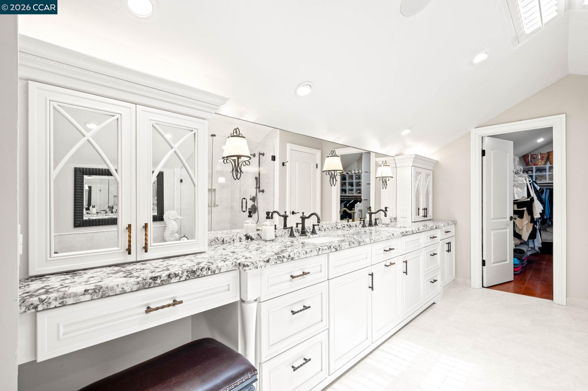 3058 Live Oak Ct