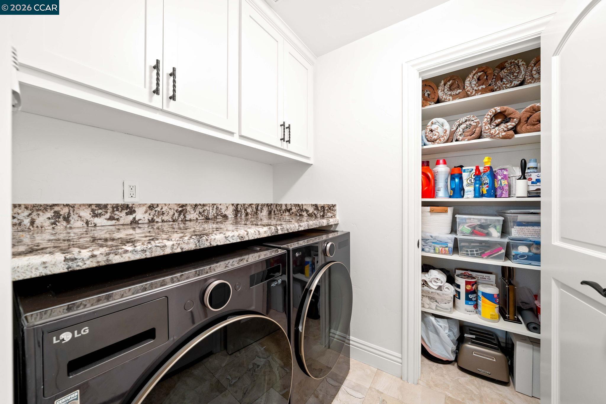 3058 Live Oak Ct