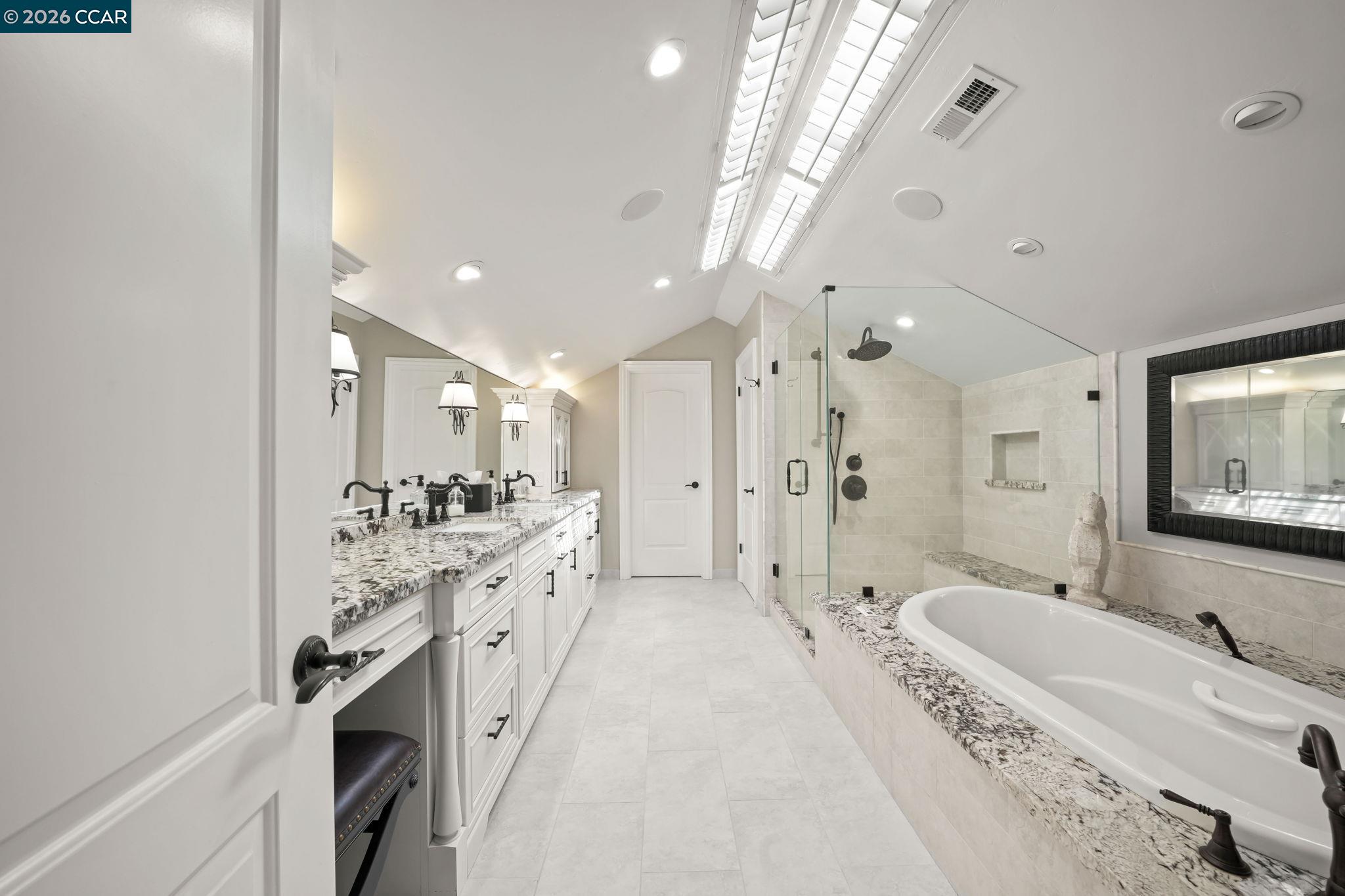 3058 Live Oak Ct