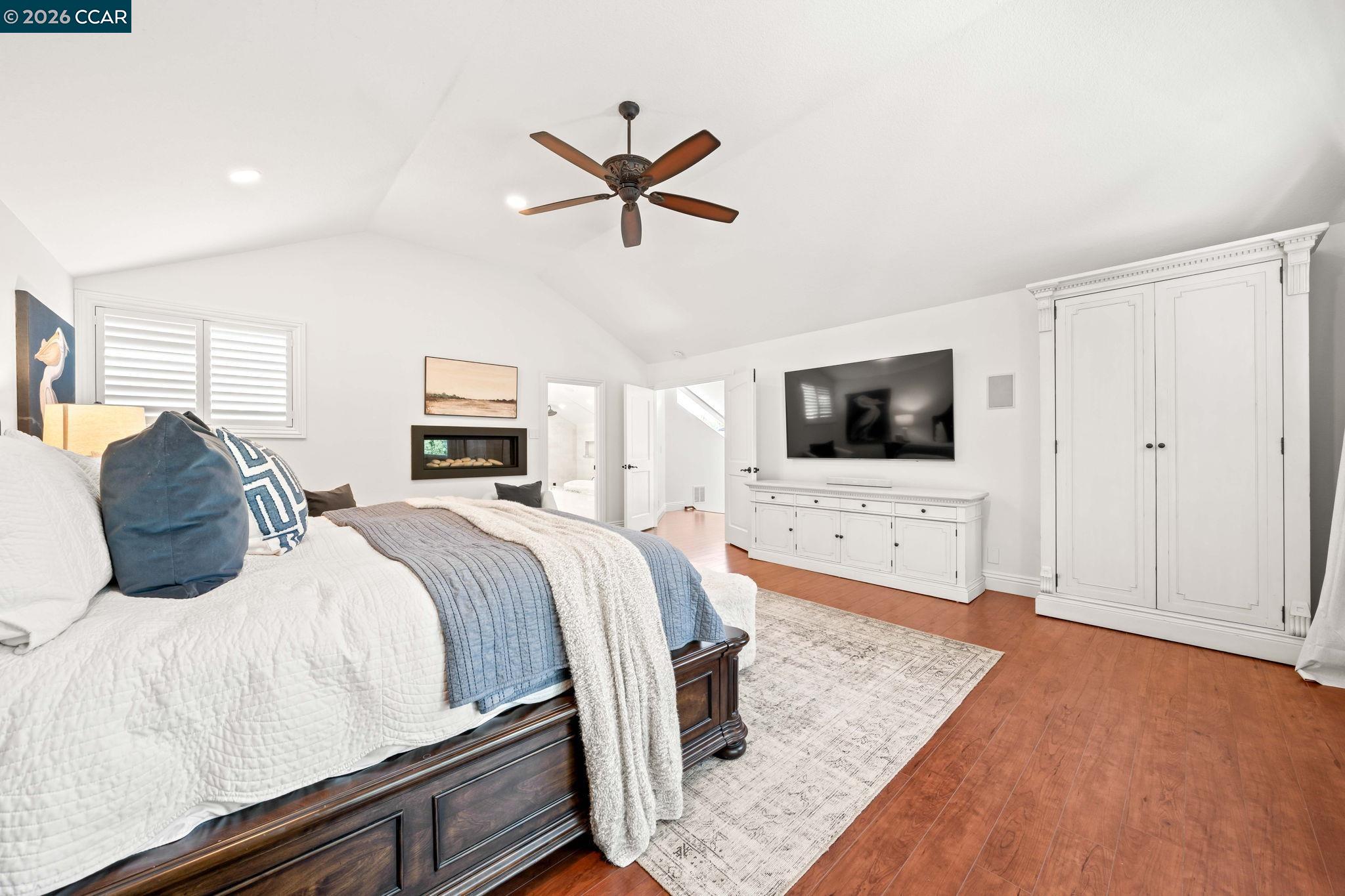 3058 Live Oak Ct