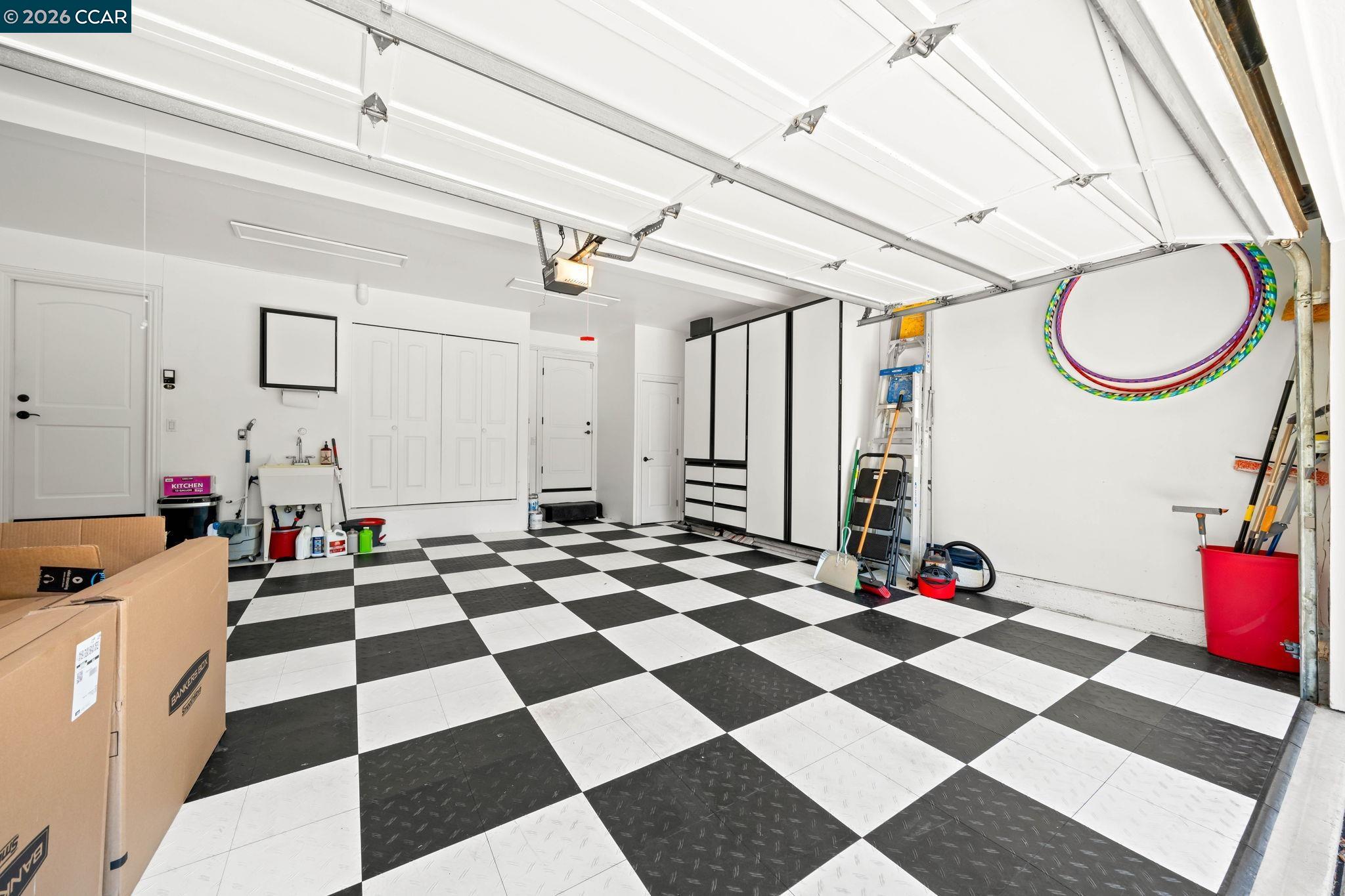 3058 Live Oak Ct
