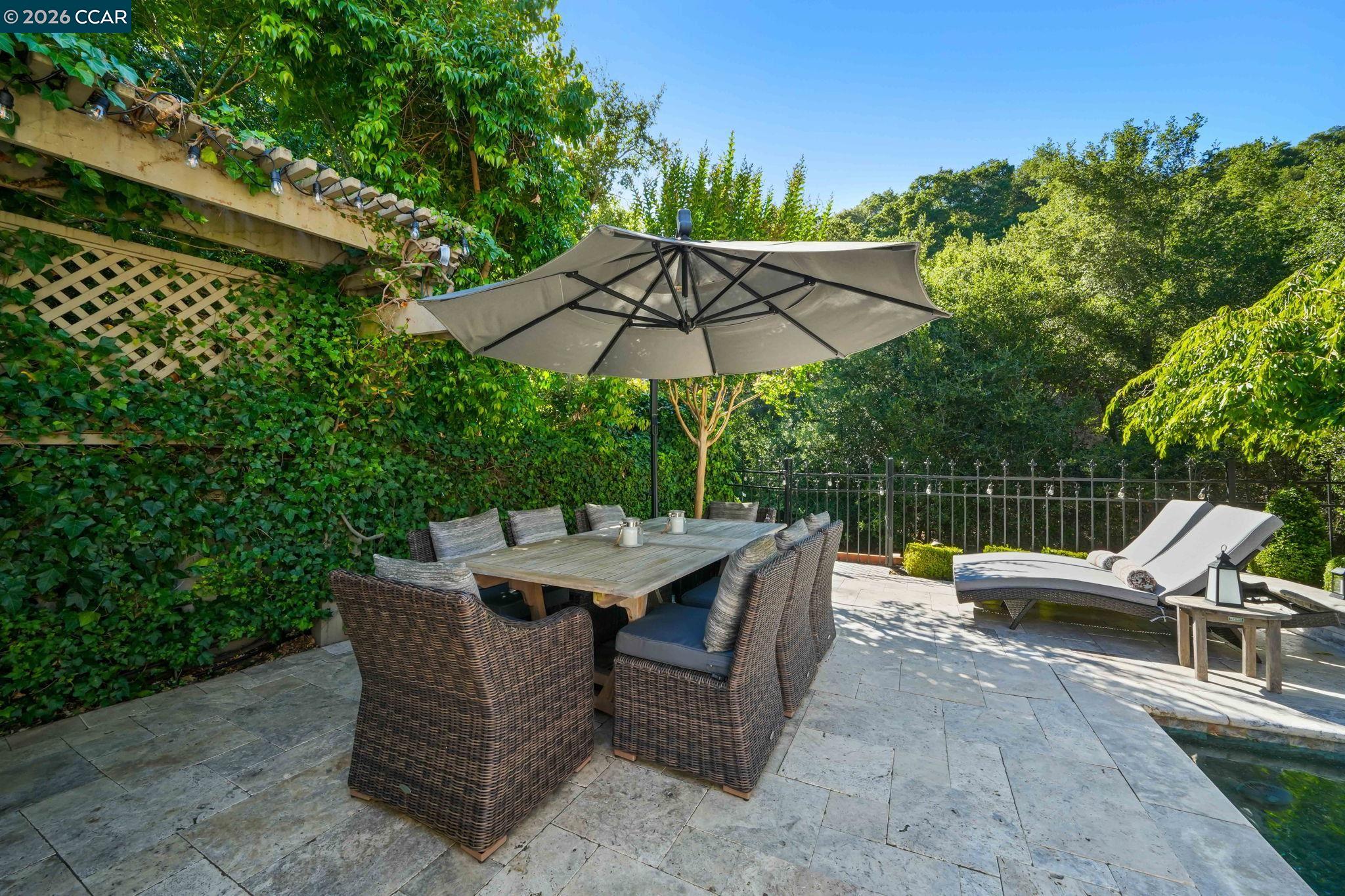 3058 Live Oak Ct