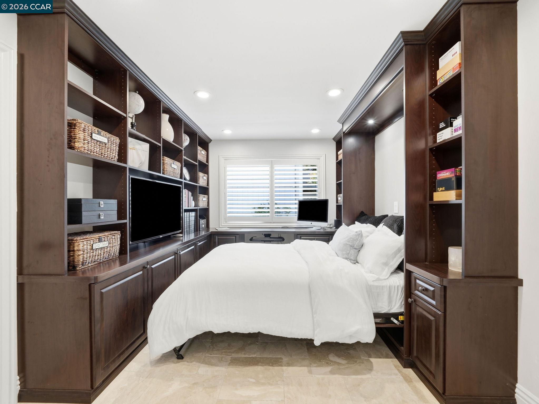 3058 Live Oak Ct