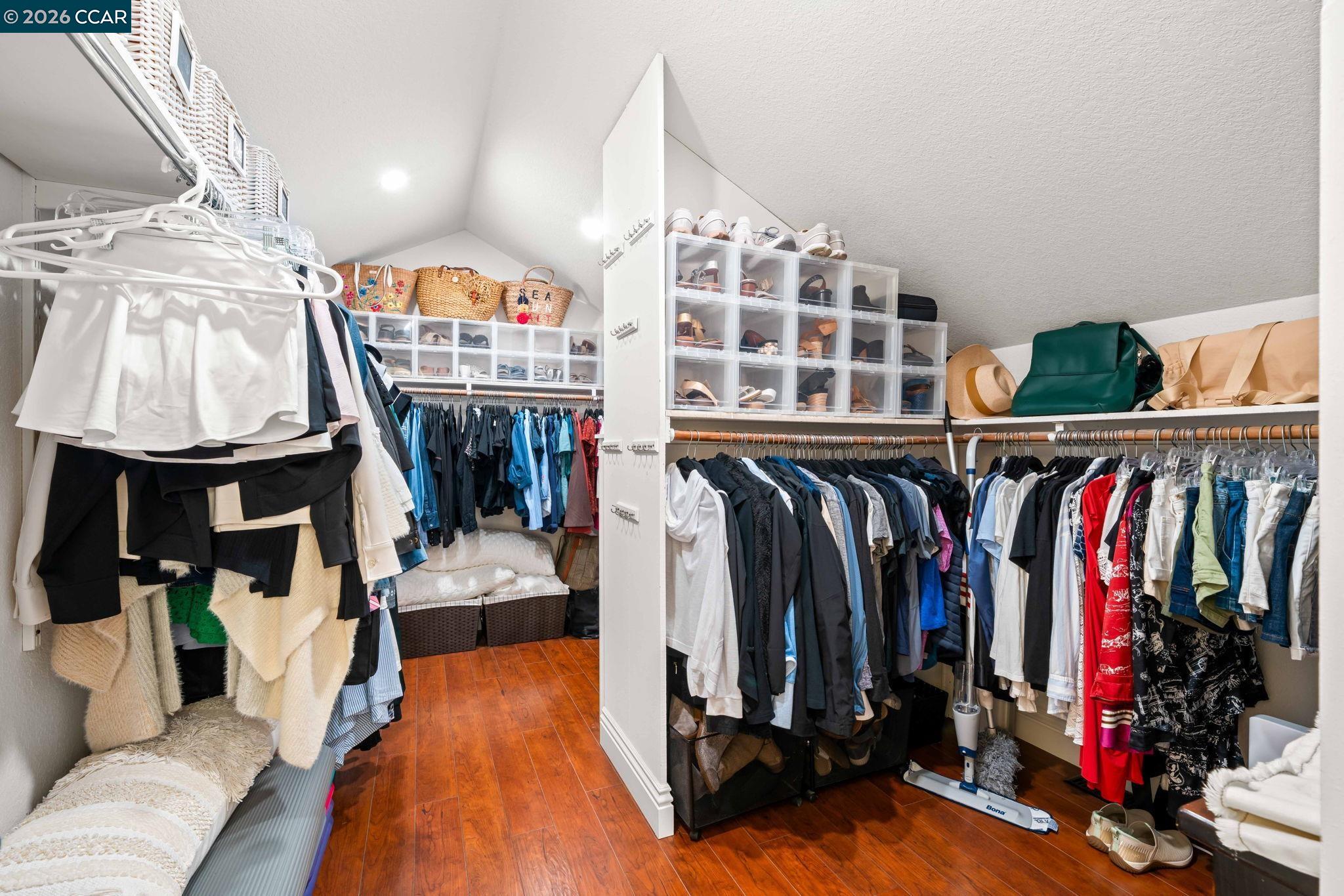 3058 Live Oak Ct