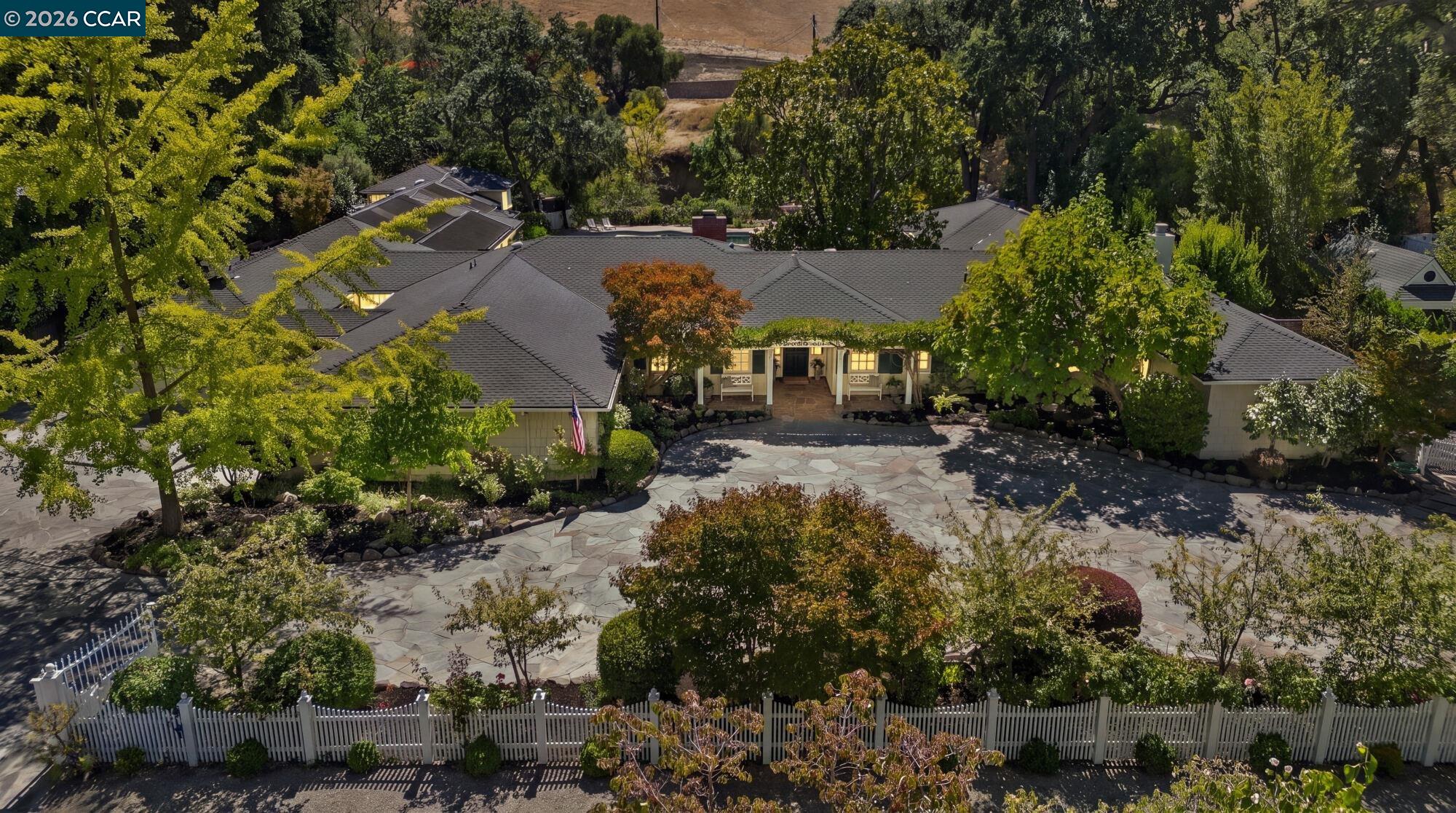 1720 Alameda Diablo