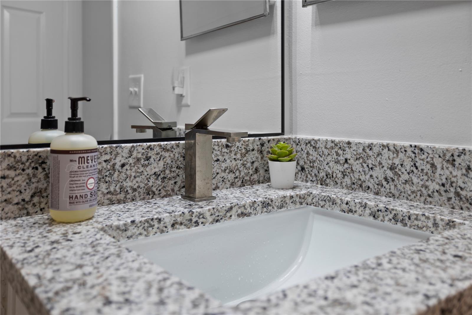 1606 SANDY POINT SQ #53