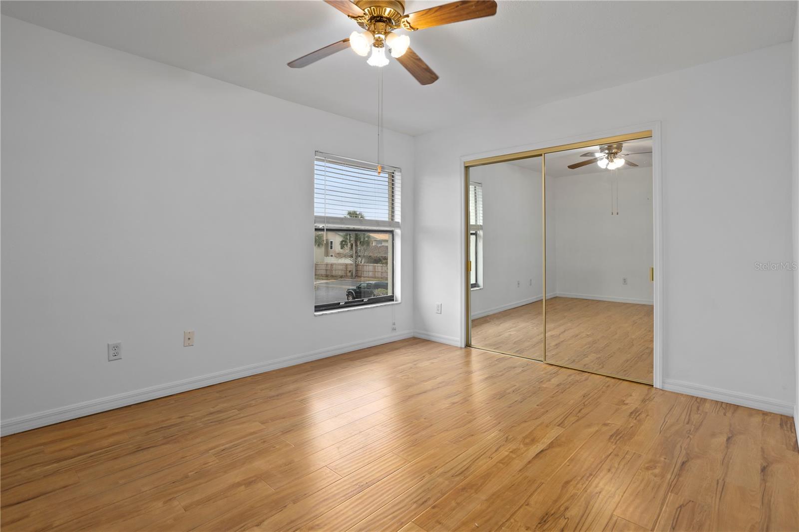 1606 SANDY POINT SQ #53