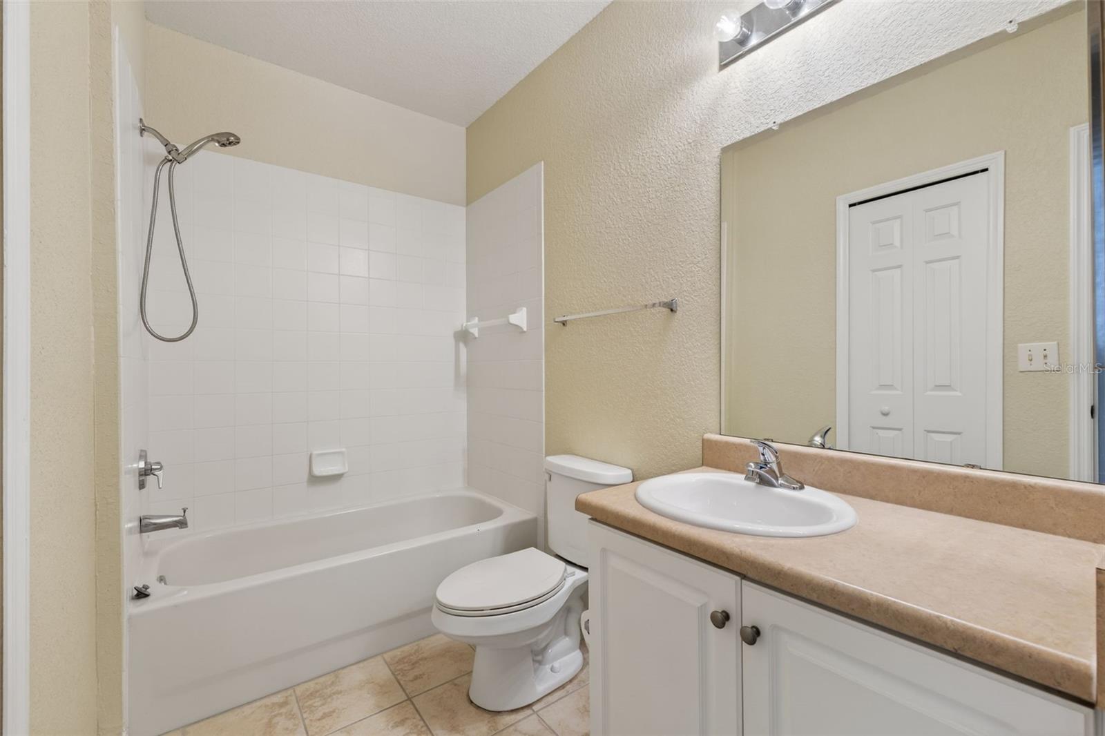 5550 E MICHIGAN ST #1216