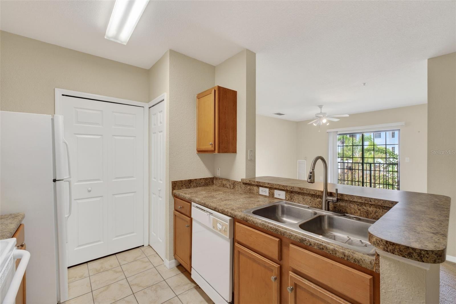 5550 E MICHIGAN ST #1216