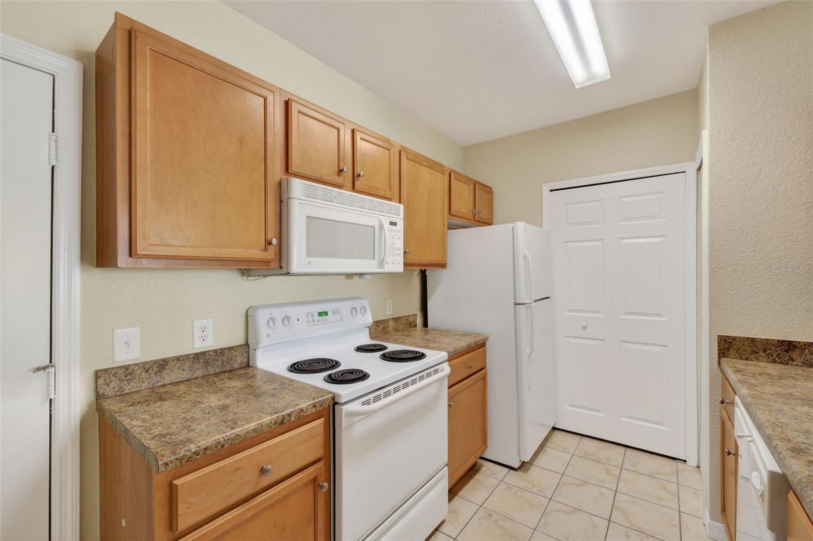 5550 E MICHIGAN ST #1216