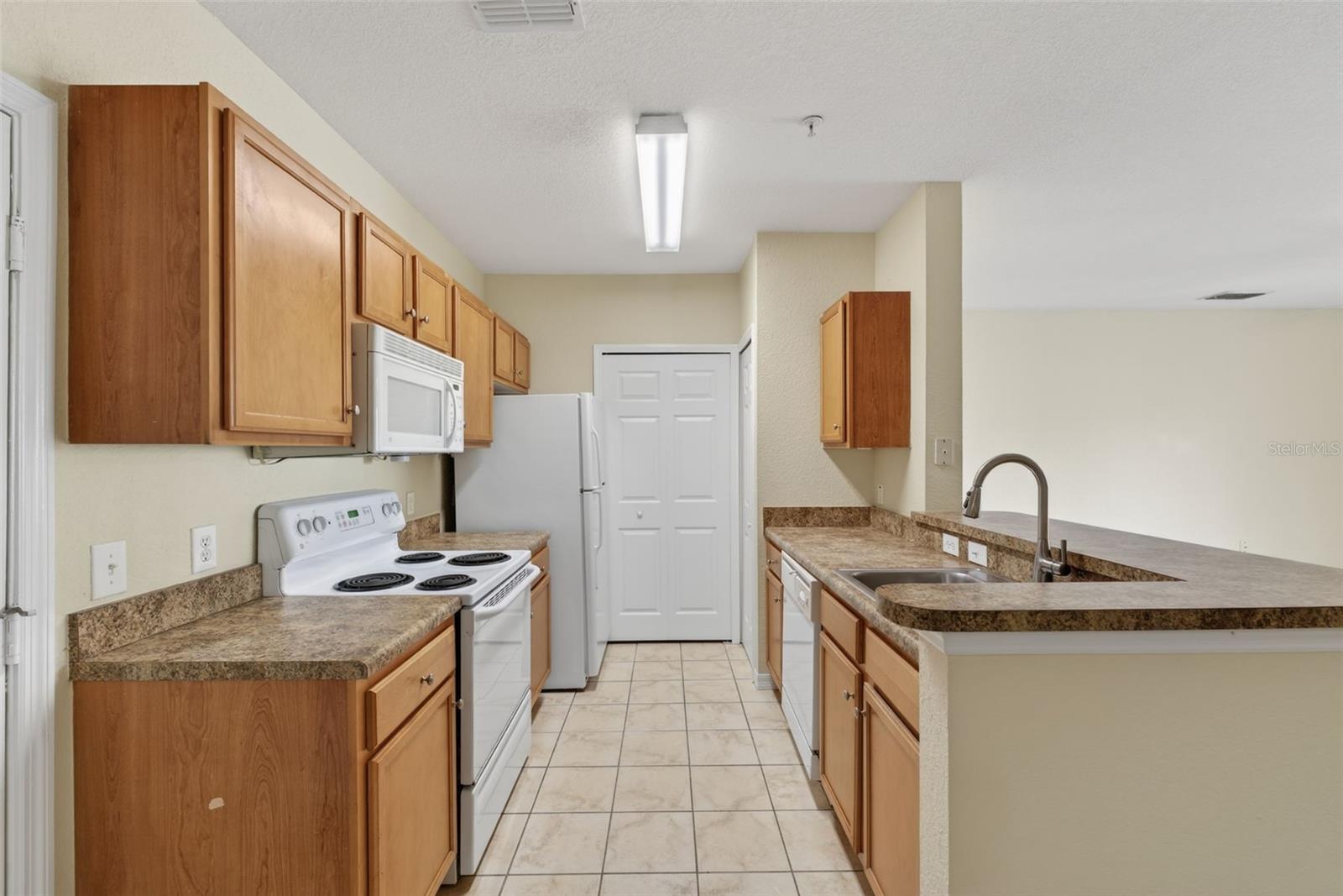 5550 E MICHIGAN ST #1216