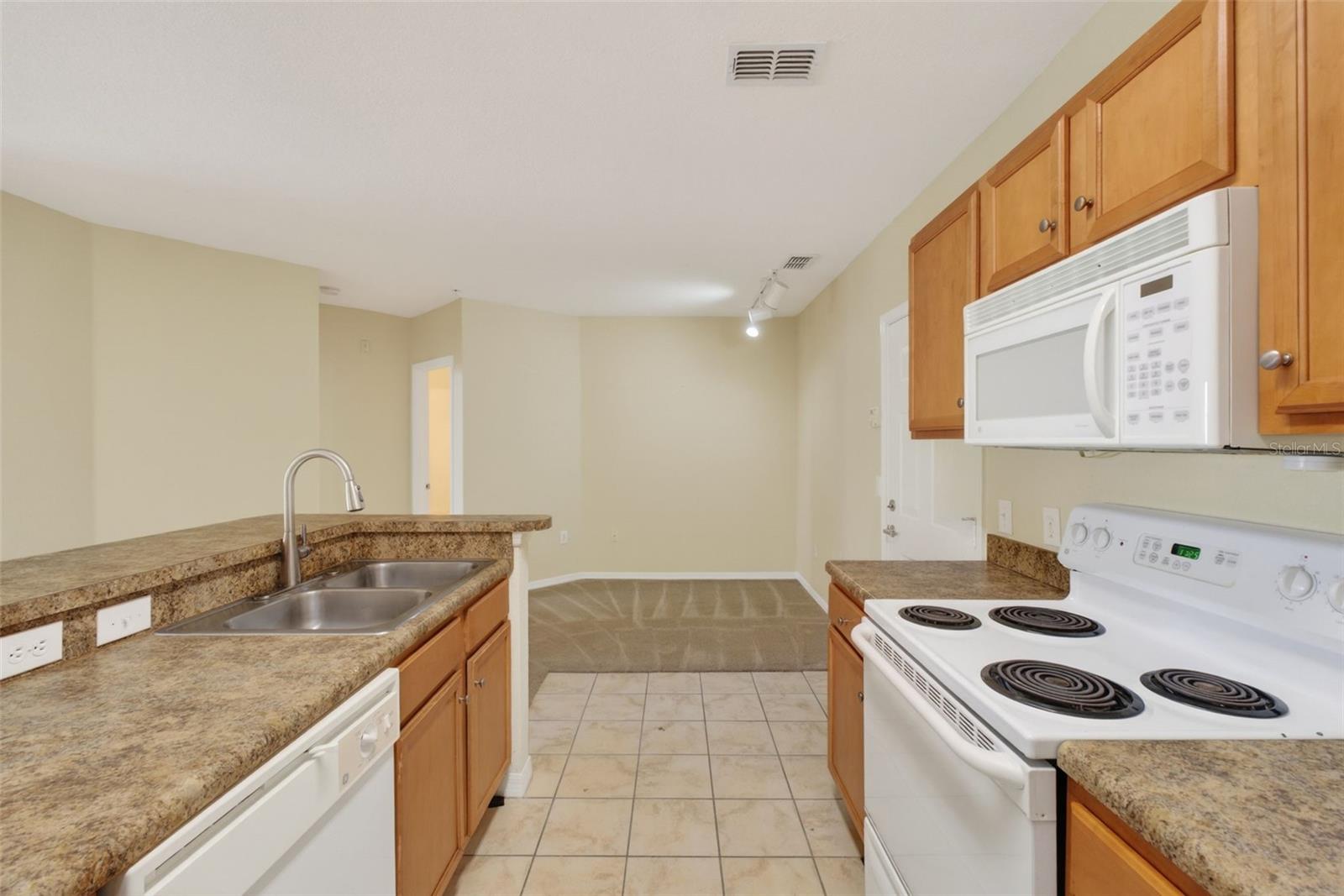 5550 E MICHIGAN ST #1216