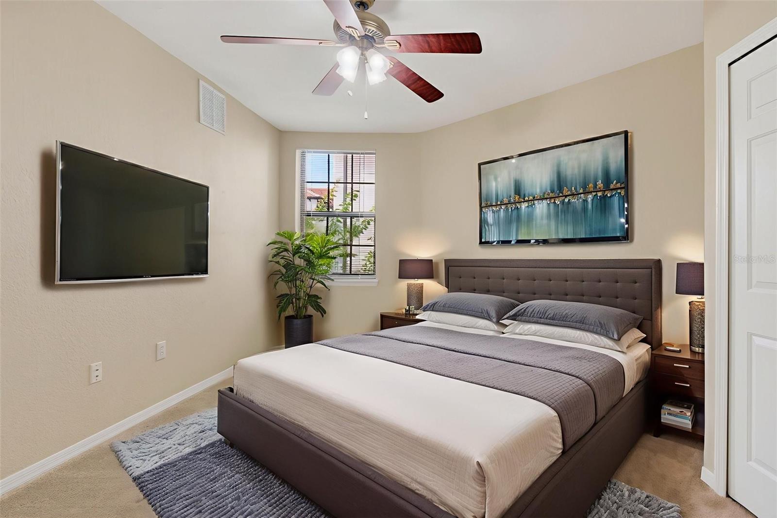 5550 E MICHIGAN ST #1216