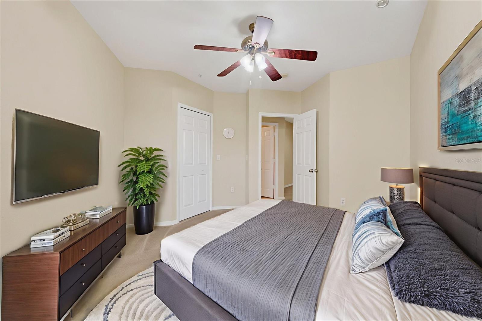 5550 E MICHIGAN ST #1216