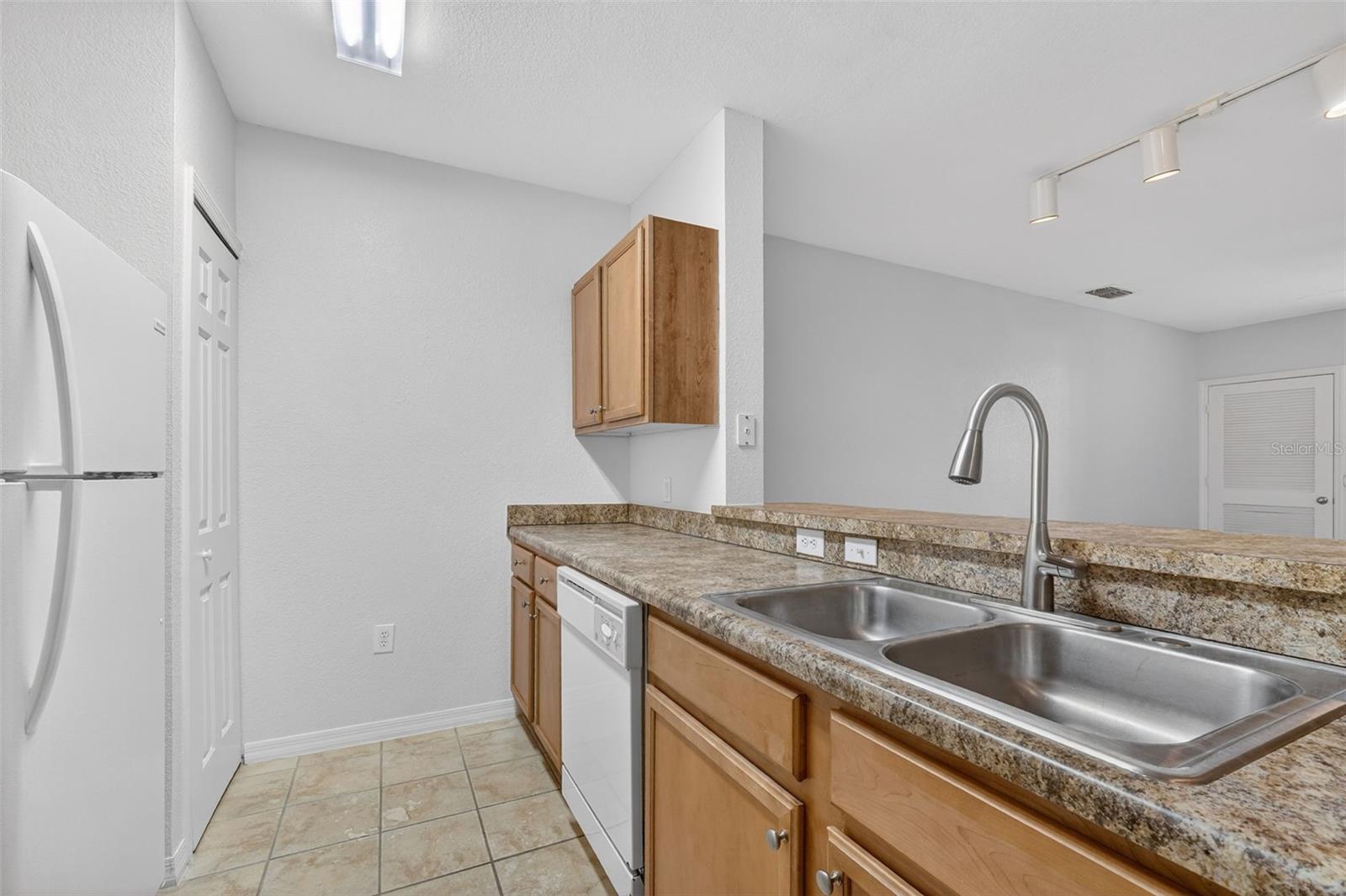 5550 E MICHIGAN ST #1104