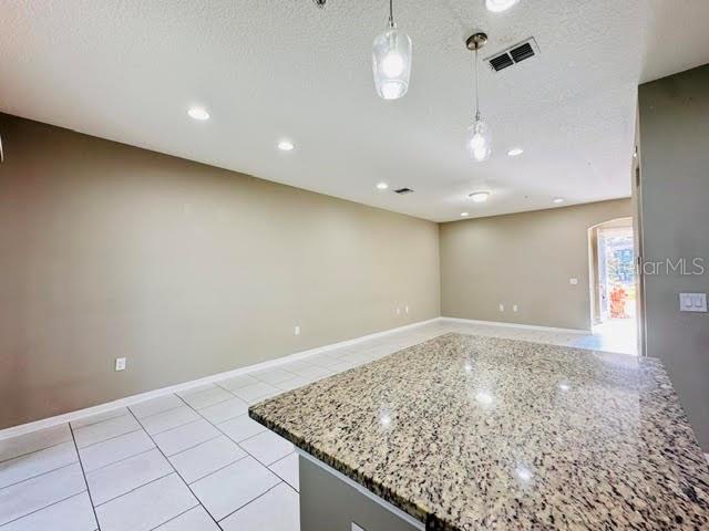 2832 WHITE ISLE LN