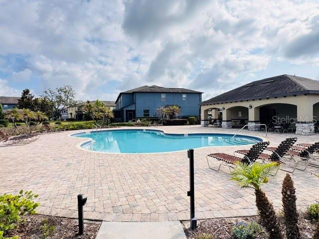 2832 WHITE ISLE LN