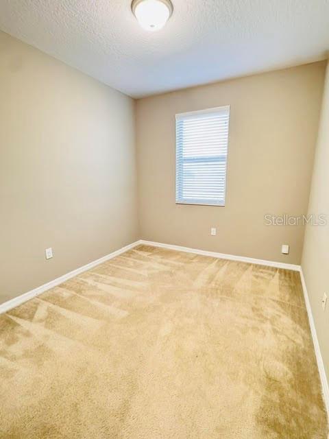 2832 WHITE ISLE LN