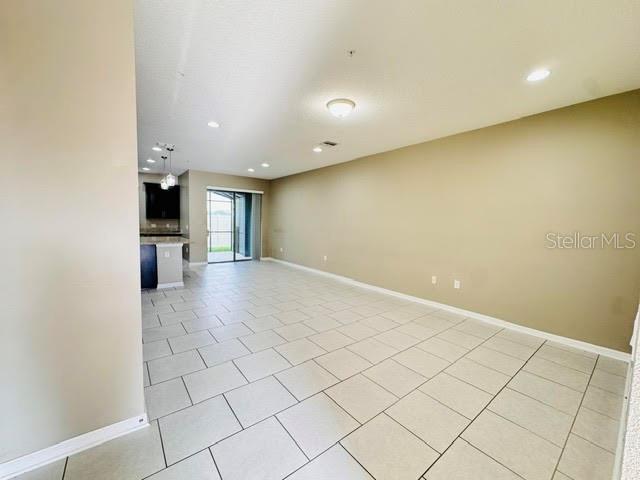 2832 WHITE ISLE LN