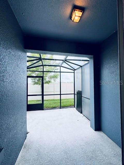 2832 WHITE ISLE LN