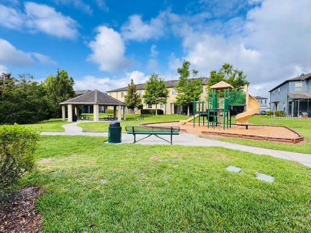 2832 WHITE ISLE LN