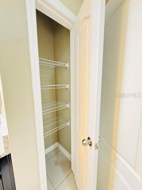 2832 WHITE ISLE LN