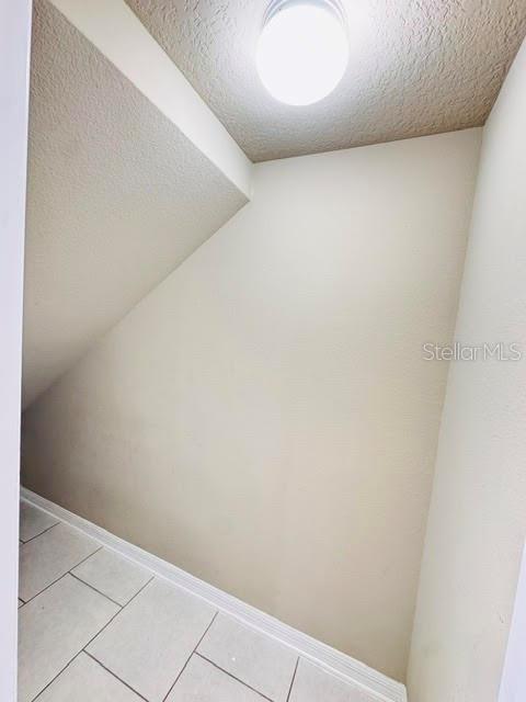 2832 WHITE ISLE LN