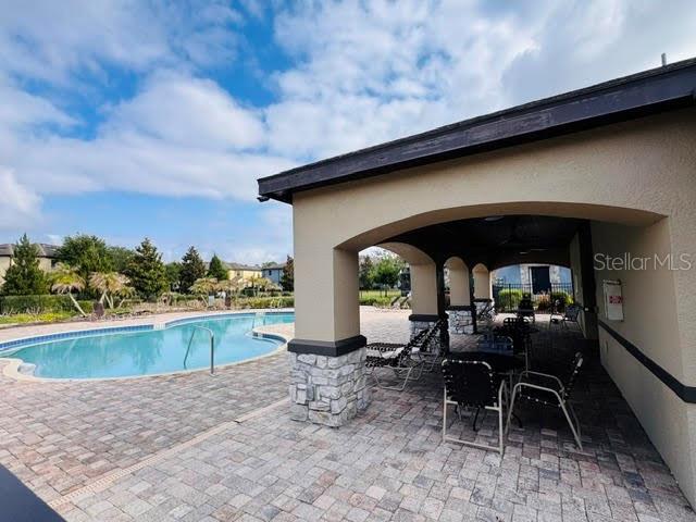 2832 WHITE ISLE LN