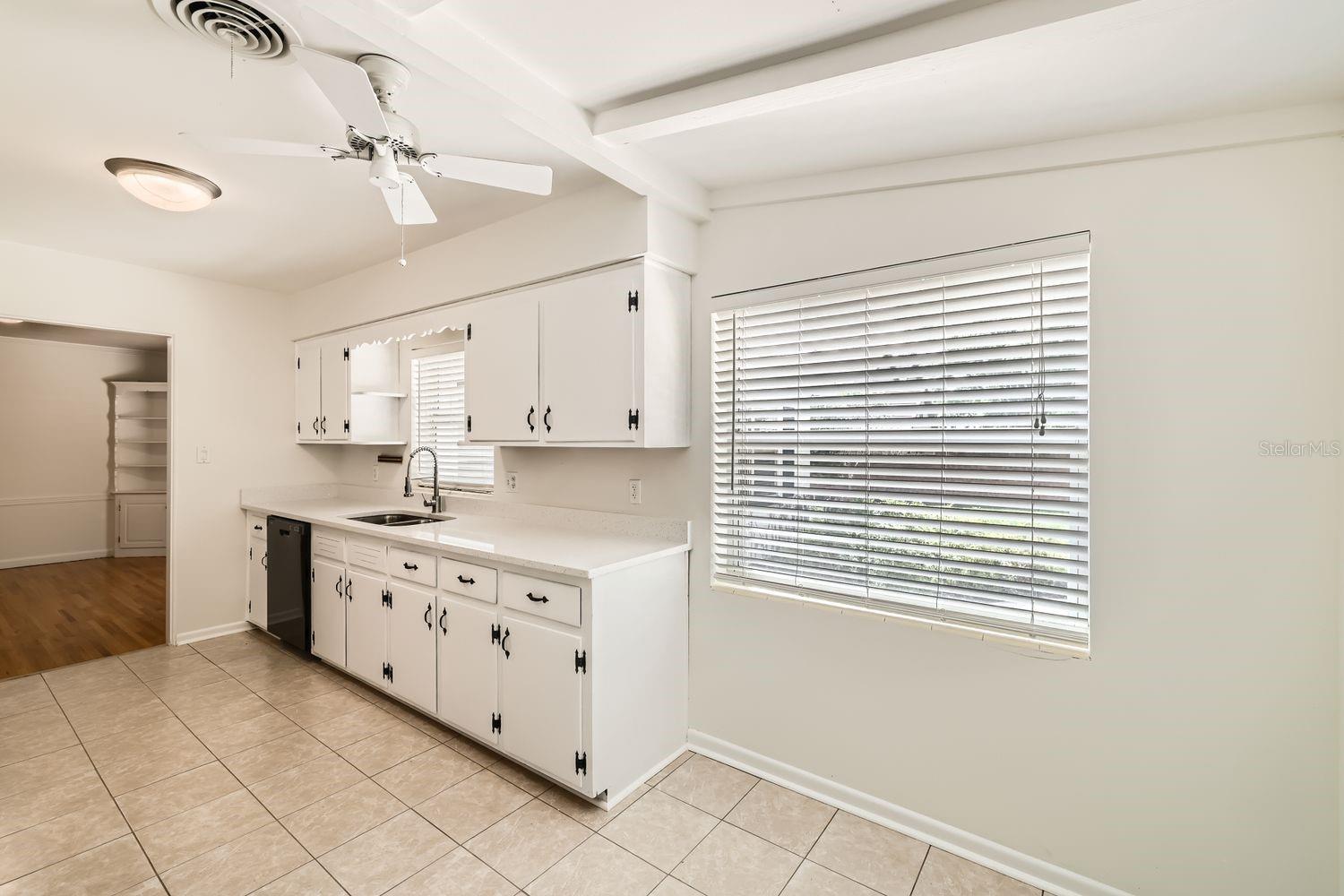 425 BALMORAL RD