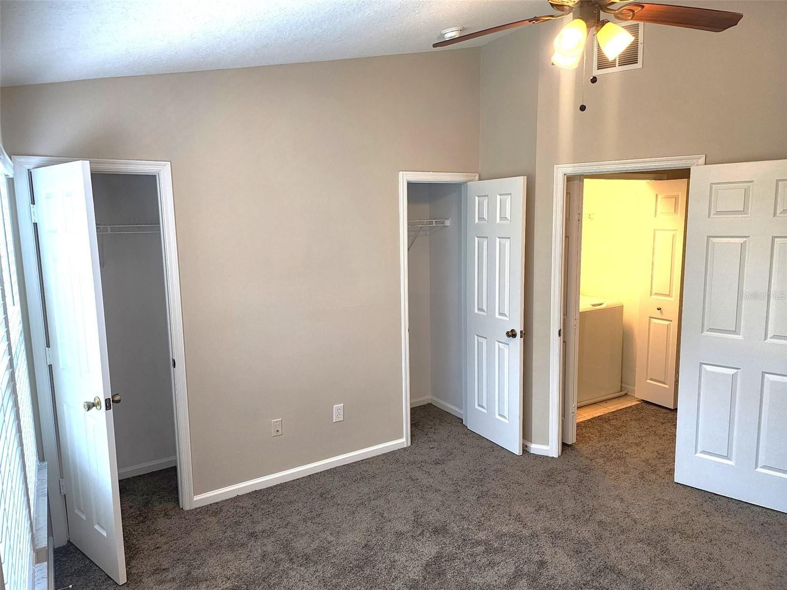 902 VINELAND PL