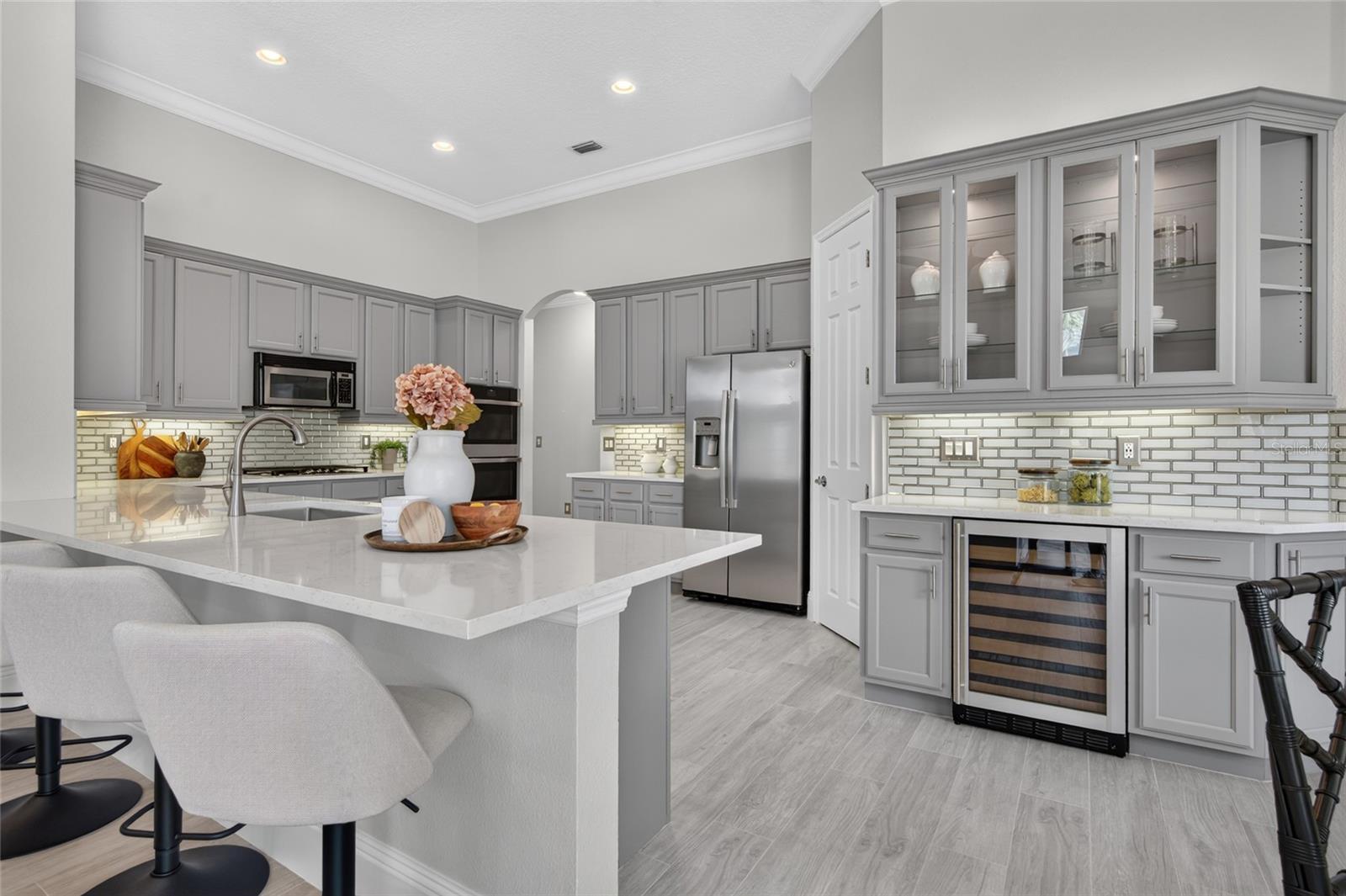 3715 SIR ANDREW ST