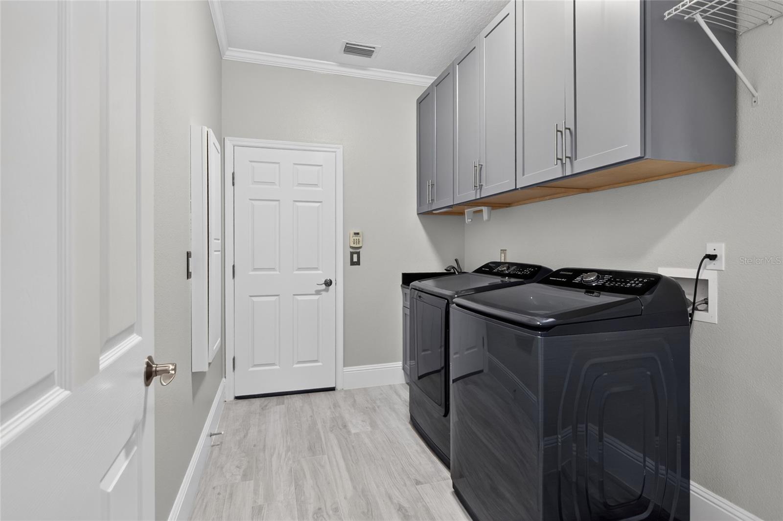 3715 SIR ANDREW ST